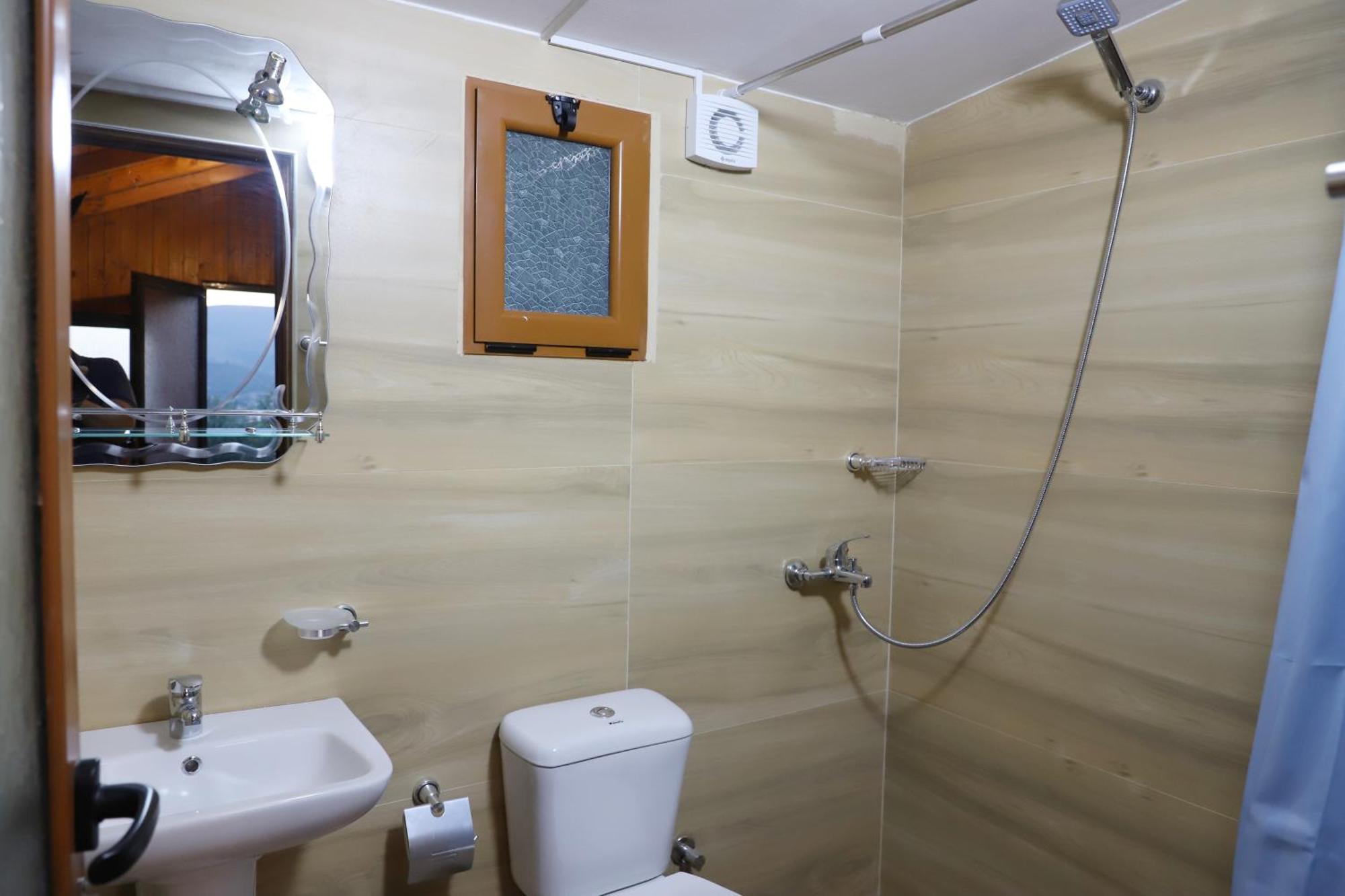 Bujtina Musta Guest House Berat Exterior photo