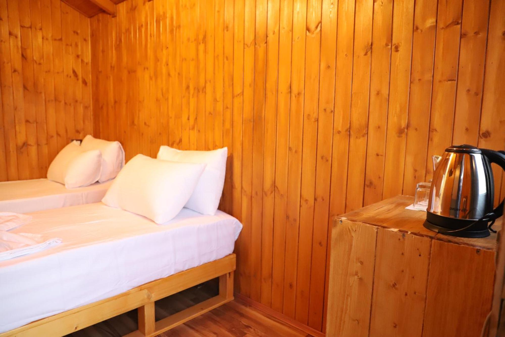 Bujtina Musta Guest House Berat Exterior photo