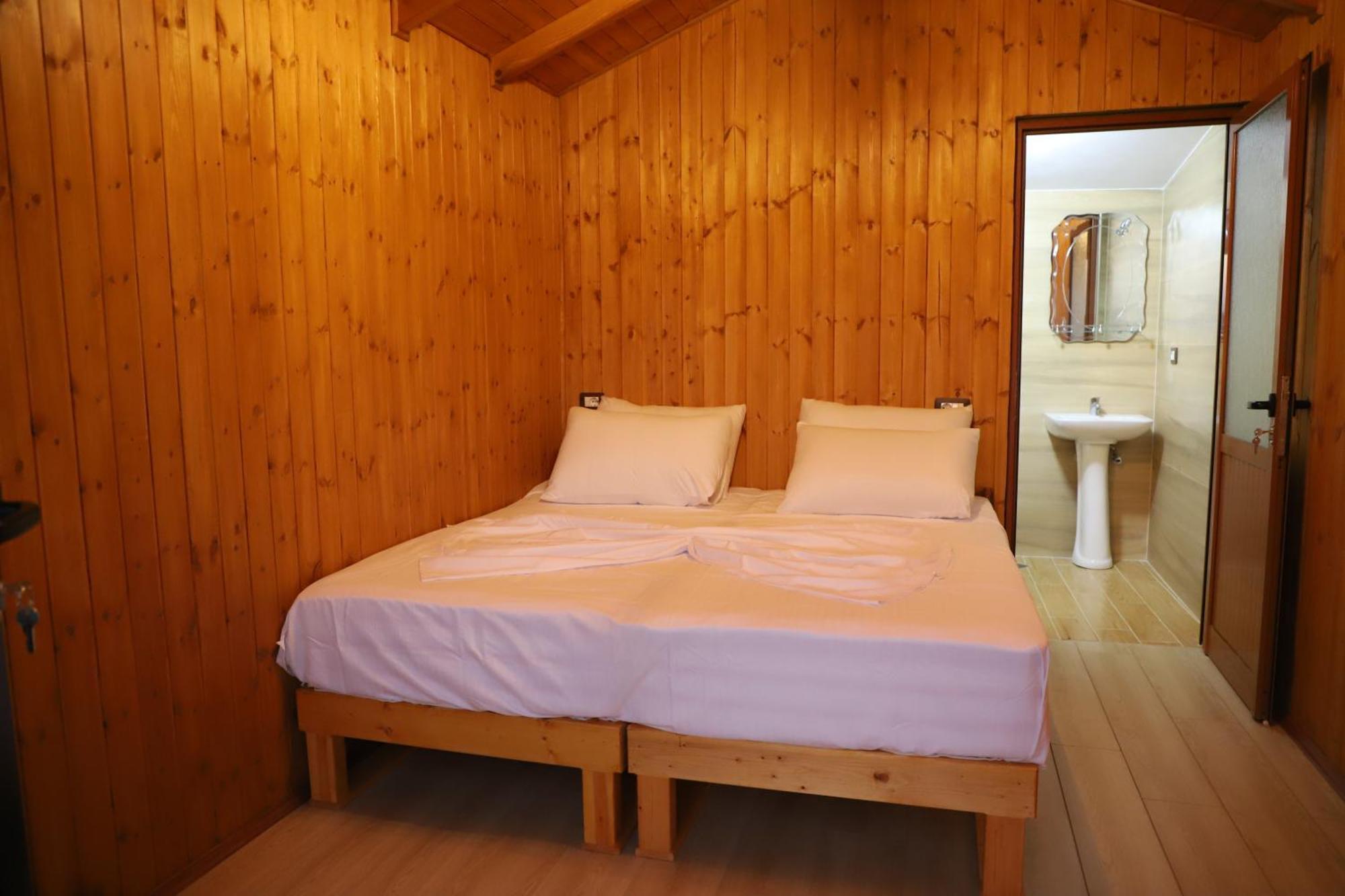 Bujtina Musta Guest House Berat Exterior photo